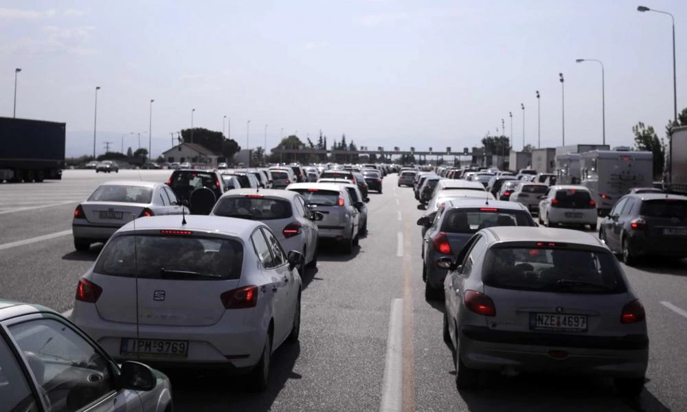 Καθαρά Δευτέρα: Πότε αναμένεται αυξημένη η κυκλοφορία το τριήμερο – Η ανακοίνωση από την Ολυμπία Οδό